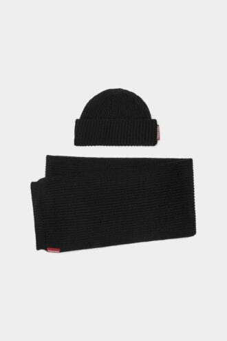 Écharpe en tricot, bonnet et coffret cadeau