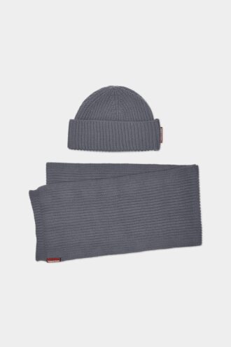 Écharpe en tricot, bonnet et coffret cadeau