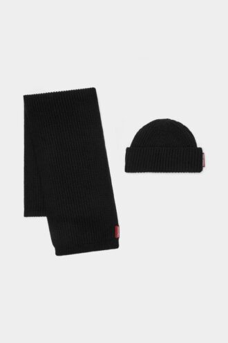Écharpe en tricot, bonnet et coffret cadeau