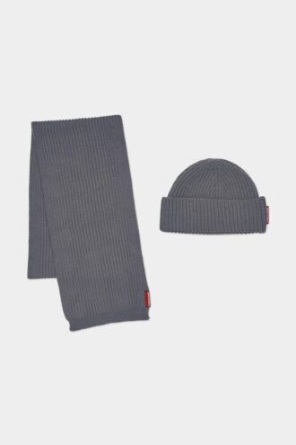 Écharpe en tricot, bonnet et coffret cadeau