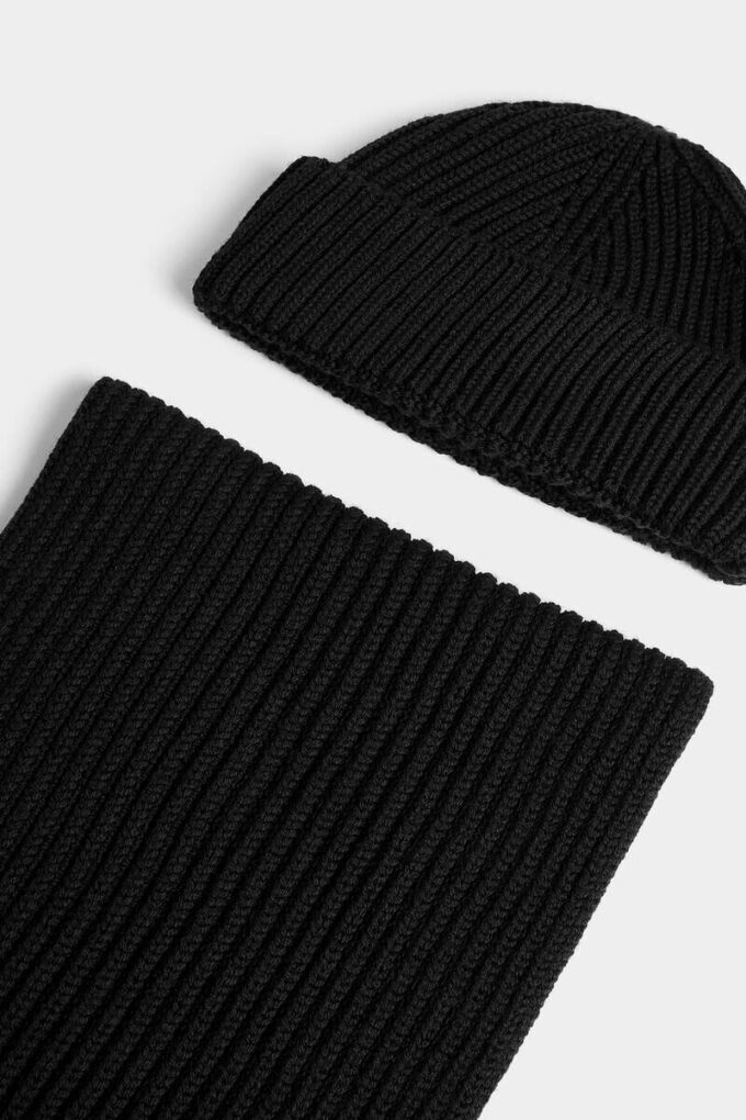 Écharpe en tricot, bonnet et coffret cadeau