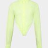 Chemise transparente à découpe profonde Chemise transparente à découpe profonde