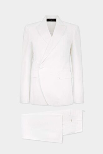 Grand costume de smoking