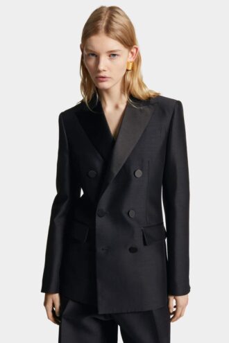Grand costume de smoking