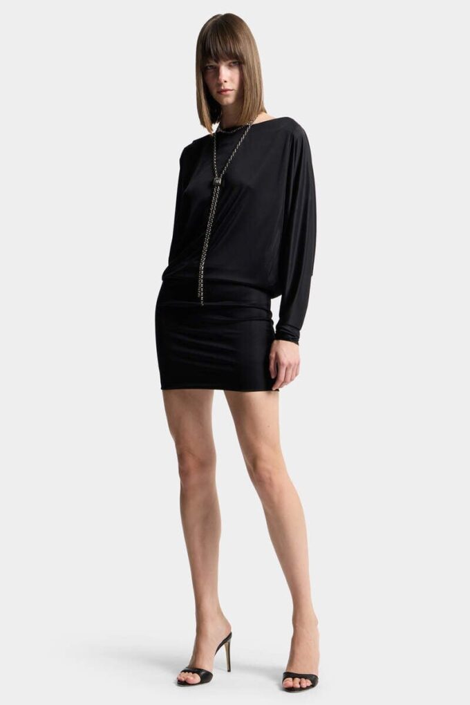 Robe dos nu Robe dos nu